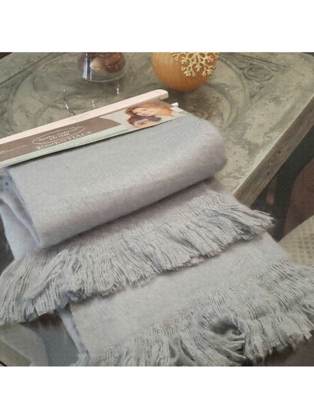 ♥️kathy Ireland throw